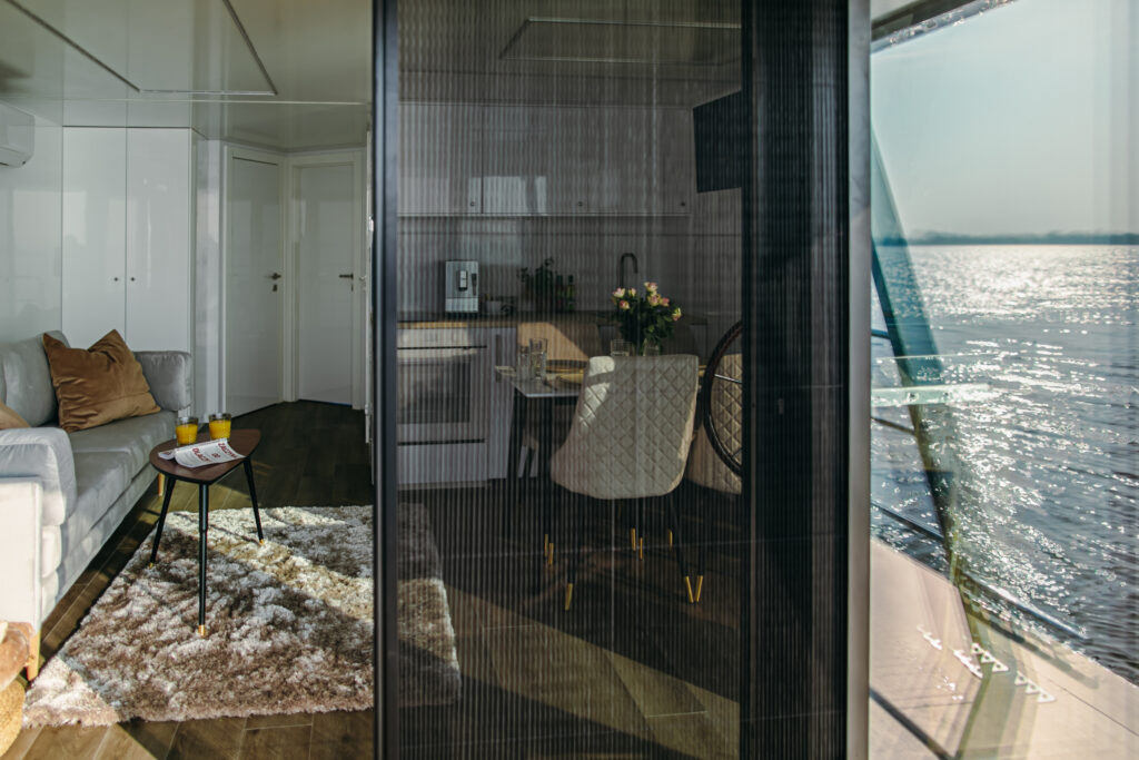 oase-410-htcatamarans-07