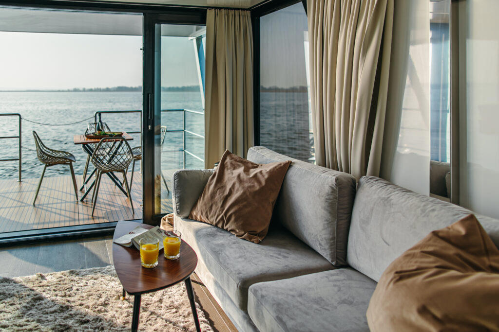 oase-410-htcatamarans-11