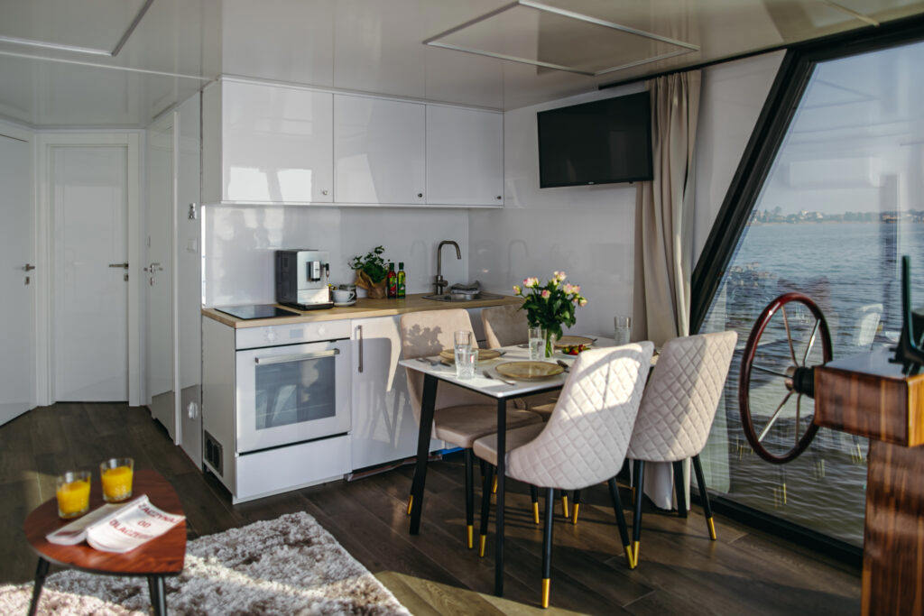 oase-410-htcatamarans-14