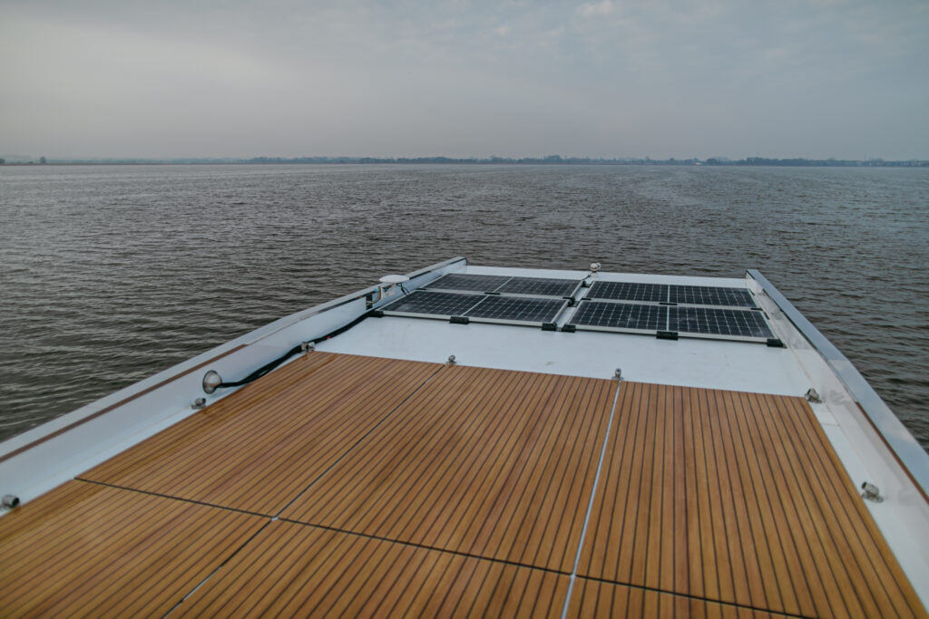 oase-410-htcatamarans-17